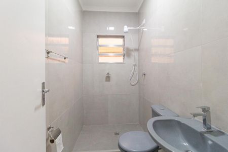 Banheiro de casa para alugar com 1 quarto, 40m² em Bussocaba, Osasco