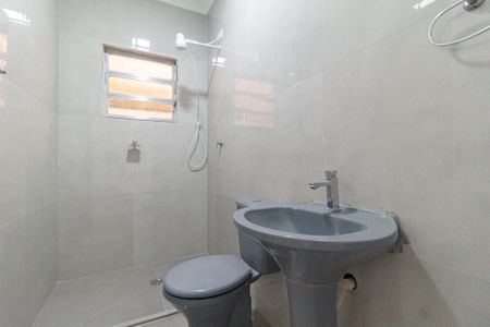 Banheiro de casa para alugar com 1 quarto, 40m² em Bussocaba, Osasco