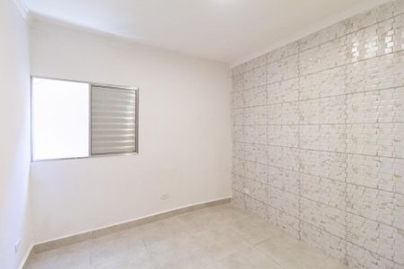 Quarto de casa para alugar com 1 quarto, 40m² em Bussocaba, Osasco