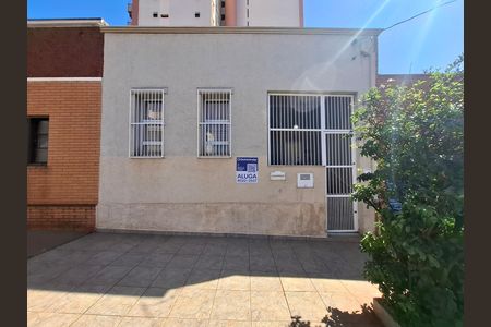 Fachada  de casa para alugar com 2 quartos, 140m² em Centro, Ribeirão Preto