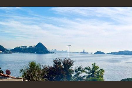 Casa à venda com 4 quartos, 544m² em Jurujuba, Niterói