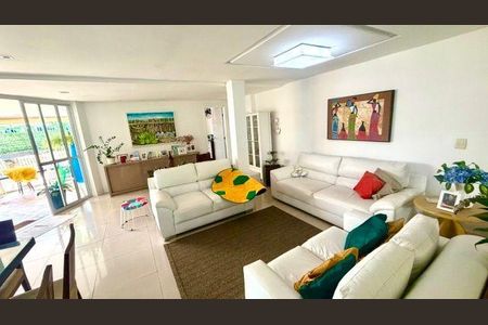 Casa à venda com 544m², 4 quartos e 2 vagas