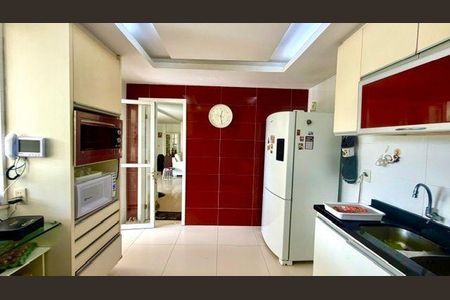 Casa à venda com 544m², 4 quartos e 2 vagas