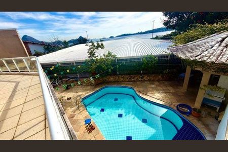 Casa à venda com 544m², 4 quartos e 2 vagas