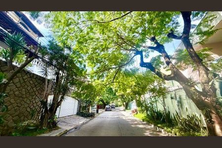 Casa à venda com 544m², 4 quartos e 2 vagas