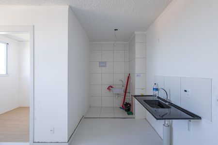 Cozinha de apartamento para alugar com 2 quartos, 38m² em Jardim São Luís, São Paulo