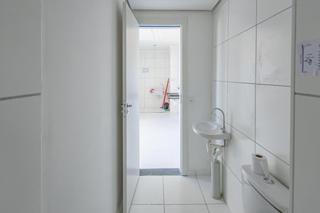 Banheiro de apartamento para alugar com 2 quartos, 38m² em Jardim São Luís, São Paulo