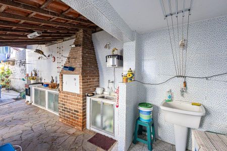 Casa à venda com 180m², 3 quartos e 4 vagas