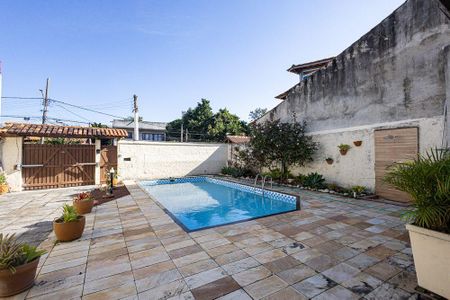 Casa à venda com 180m², 3 quartos e 4 vagas