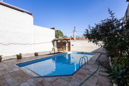 Casa à venda com 180m², 3 quartos e 4 vagas