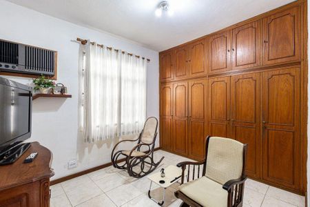 Casa à venda com 180m², 3 quartos e 4 vagas