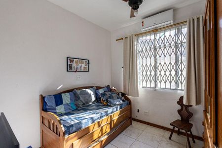 Casa à venda com 180m², 3 quartos e 4 vagas