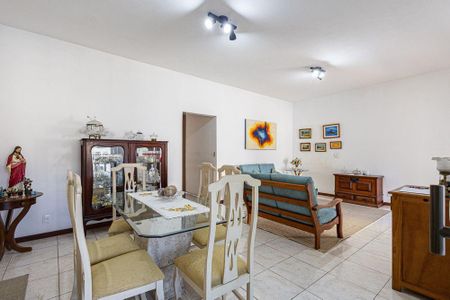 Casa à venda com 3 quartos, 180m² em Itaipu, Niterói