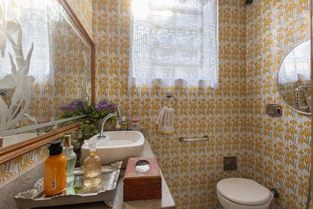 Casa à venda com 180m², 3 quartos e 4 vagas