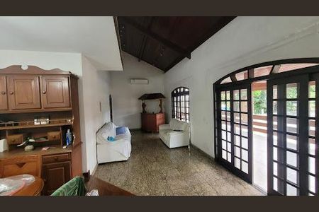 Casa à venda com 4 quartos, 313m² em Barreto, Niterói
