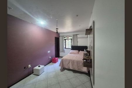 Casa à venda com 4 quartos, 250m² em Itaipu, Niterói