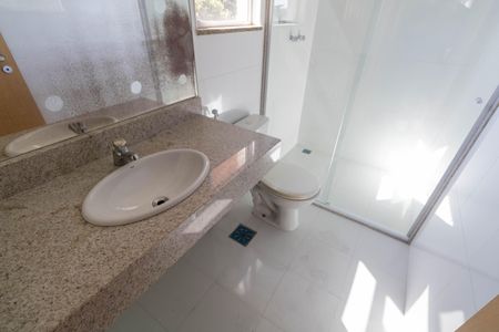 Banheiro de apartamento para alugar com 1 quarto, 38m² em Campo Grande, Rio de Janeiro