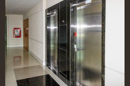 Apartamento à venda com 38m², 1 quarto e 1 vaga Apartamento à venda com 38m², 1 quarto e 1 vagaElevador