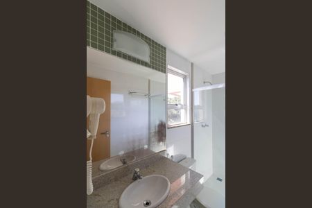 Banheiro de apartamento para alugar com 1 quarto, 38m² em Campo Grande, Rio de Janeiro