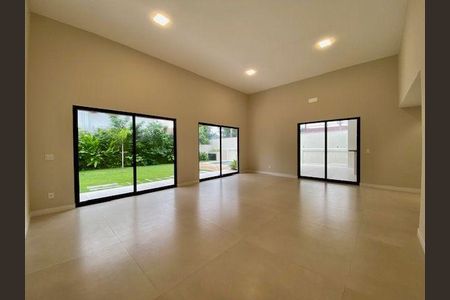 Casa à venda com 4 quartos, 280m² em Itaipu, Niterói