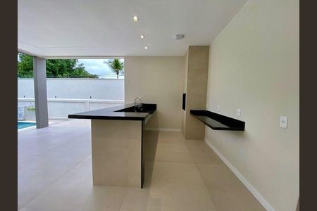 Casa à venda com 4 quartos, 280m² em Itaipu, Niterói