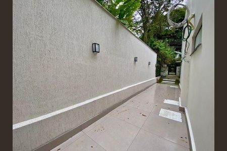 Casa à venda com 4 quartos, 280m² em Itaipu, Niterói