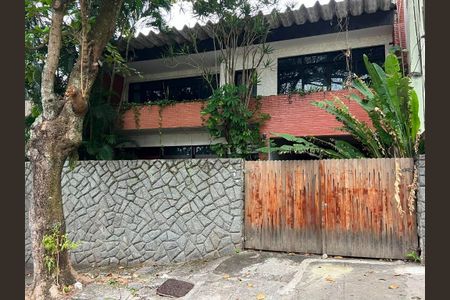 Casa à venda com 4 quartos, 450m² em São Francisco, Niterói
