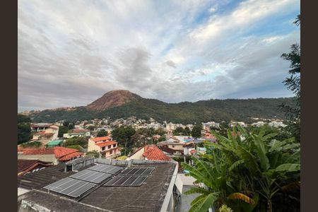 Casa à venda com 4 quartos, 450m² em São Francisco, Niterói