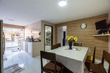 Casa à venda com 6 quartos, 258m² em Itaipu, Niterói