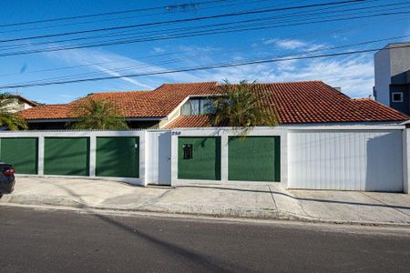 Casa à venda com 6 quartos, 258m² em Itaipu, Niterói