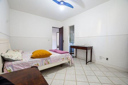 Casa à venda com 258m², 6 quartos e 2 vagas