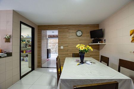 Casa à venda com 258m², 6 quartos e 2 vagas