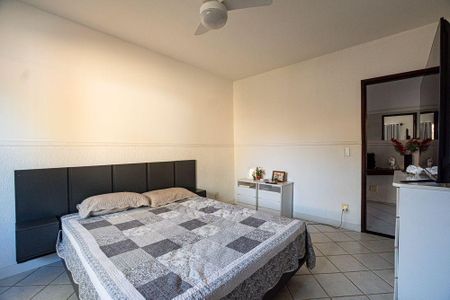 Casa à venda com 258m², 6 quartos e 2 vagas