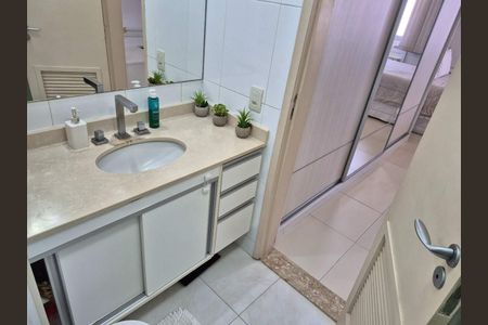 Apartamento à venda com 2 quartos, 68m² em Praça da Bandeira, Rio de Janeiro