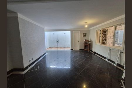 Casa à venda com 4 quartos, 217m² em Itaipu, Niterói