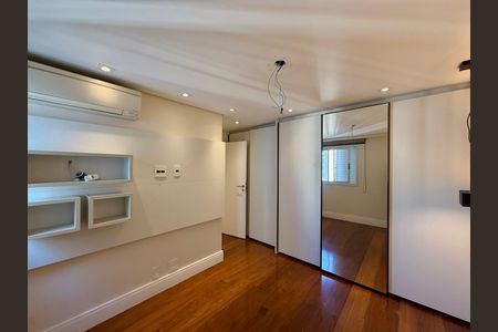 Suíte de apartamento à venda com 3 quartos, 215m² em Brooklin, São Paulo
