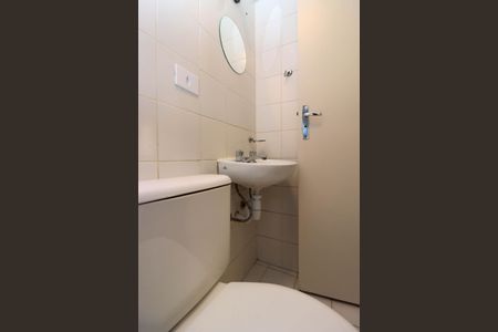 Banheiro  de apartamento para alugar com 2 quartos, 70m² em Vila Suzana, São Paulo
