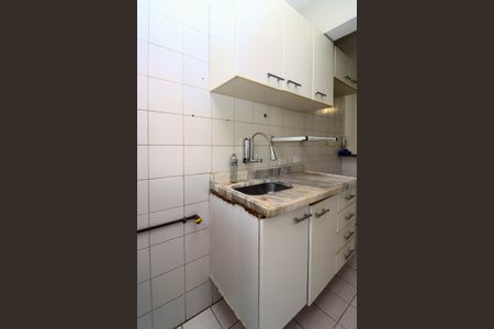 Cozinha  de apartamento para alugar com 2 quartos, 70m² em Vila Suzana, São Paulo