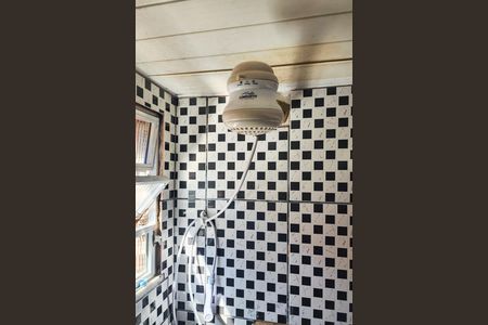 Banheiro de apartamento para alugar com 2 quartos, 55m² em Benfica, Rio de Janeiro