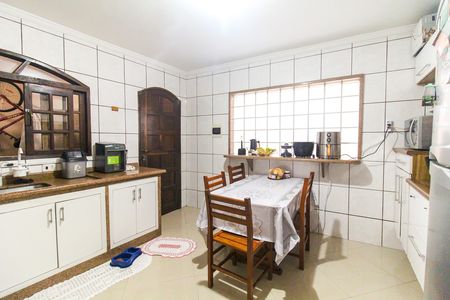 Cozinha de casa à venda com 3 quartos, 230m² em Parque Guarani, São Paulo