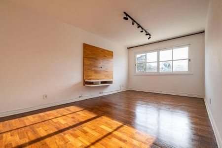 Apartamento para alugar com 135m², 3 quartos e 1 vaga Apartamento para alugar com 135m², 3 quartos e 1 vagaSala