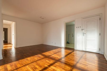 Apartamento para alugar com 135m², 3 quartos e 1 vaga Apartamento para alugar com 135m², 3 quartos e 1 vagaSala