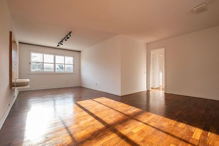 Apartamento para alugar com 135m², 3 quartos e 1 vaga Apartamento para alugar com 135m², 3 quartos e 1 vagaSala