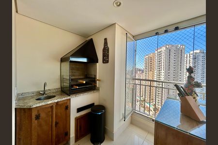 Apartamento à venda com 122m², 3 quartos e 3 vagas Apartamento à venda com 122m², 3 quartos e 3 vagasVaranda gourmet