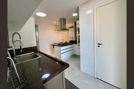 Apartamento à venda com 122m², 3 quartos e 3 vagas Apartamento à venda com 122m², 3 quartos e 3 vagasCozinha