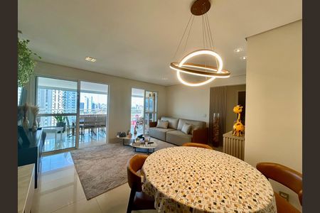 Apartamento à venda com 122m², 3 quartos e 3 vagas Apartamento à venda com 122m², 3 quartos e 3 vagasSala