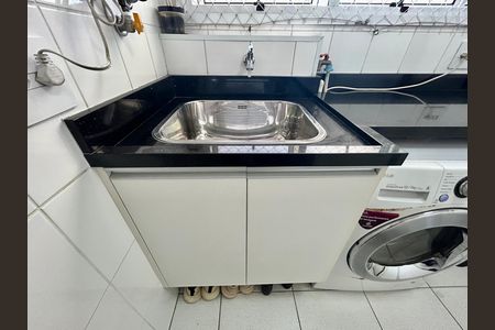 Apartamento à venda com 122m², 3 quartos e 3 vagas Apartamento à venda com 122m², 3 quartos e 3 vagasLavanderia