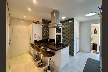 Apartamento à venda com 122m², 3 quartos e 3 vagas Apartamento à venda com 122m², 3 quartos e 3 vagasCozinha