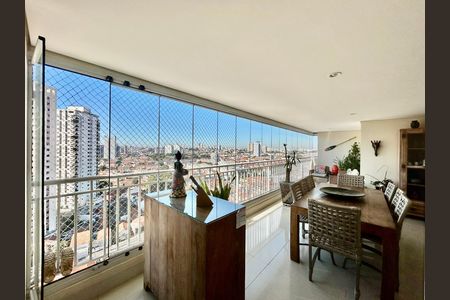 Apartamento à venda com 122m², 3 quartos e 3 vagas Apartamento à venda com 122m², 3 quartos e 3 vagasVaranda gourmet