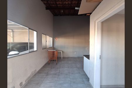 Casa de condomínio para alugar com 68m², 2 quartos e 1 vaga